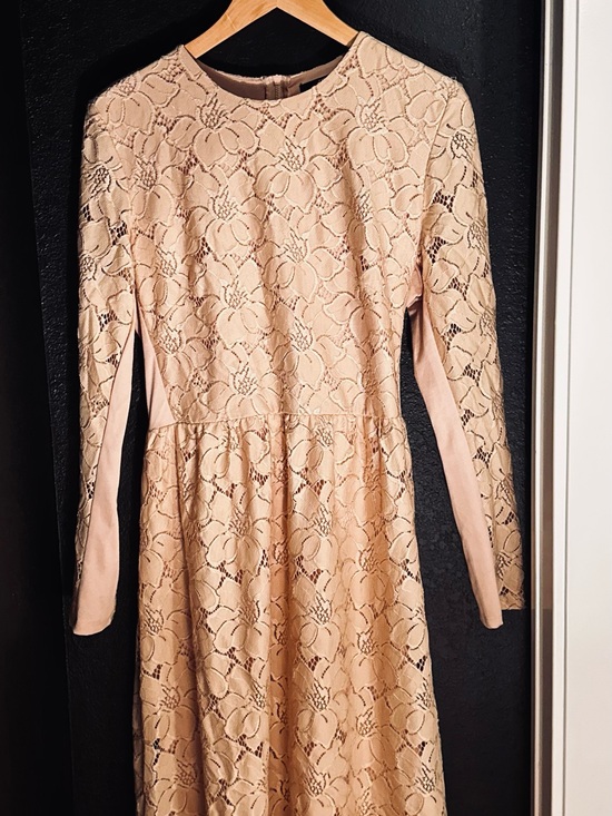 H&M Dresses & Skirts - H&M Beige Lace Midi Dress